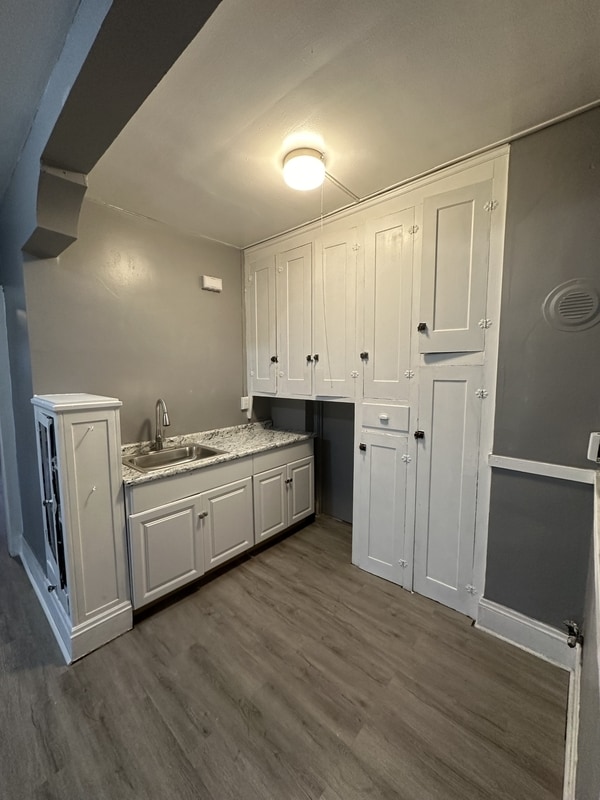 Photo - 1442 W 101st St