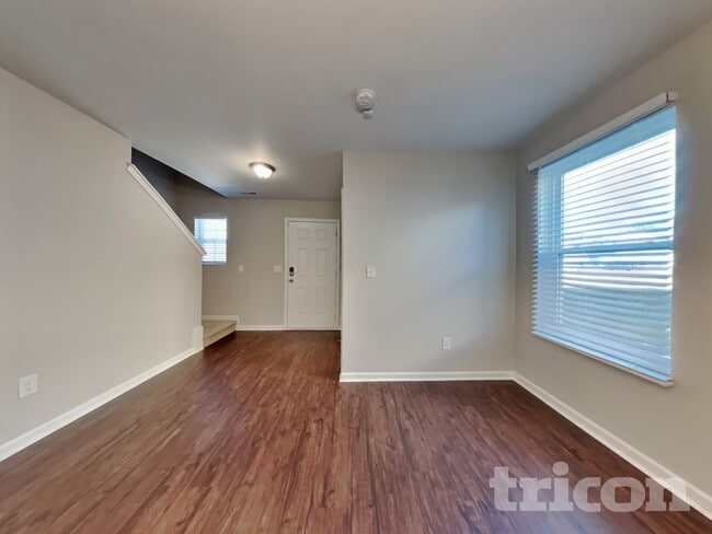 Photo - 226 Hallow Oak St