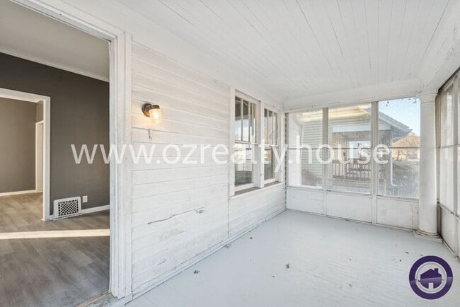 Photo - 4319 Parrakeet Ave