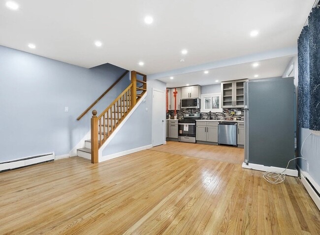 Building Photo - 305 N Terrace Ave