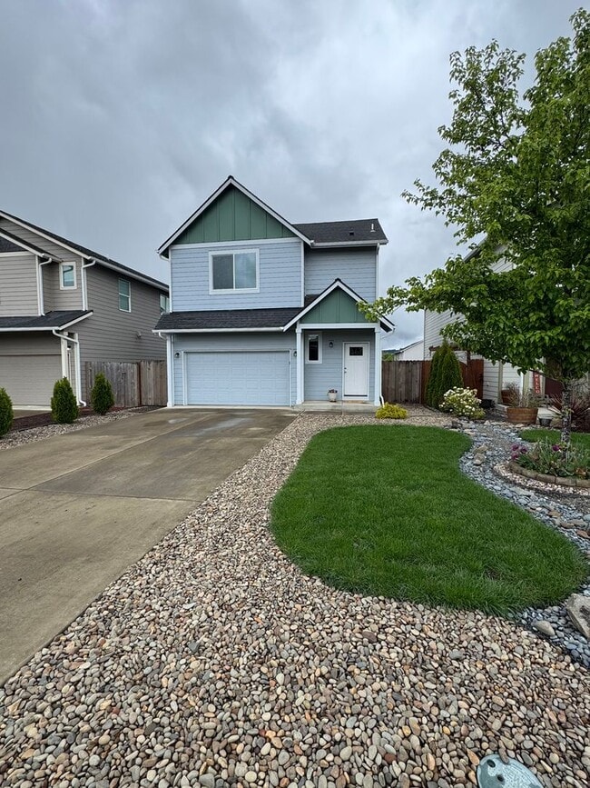 Building Photo - Stunning 3-Bedroom Home with Modern Comforts in a Quiet Neighborhood