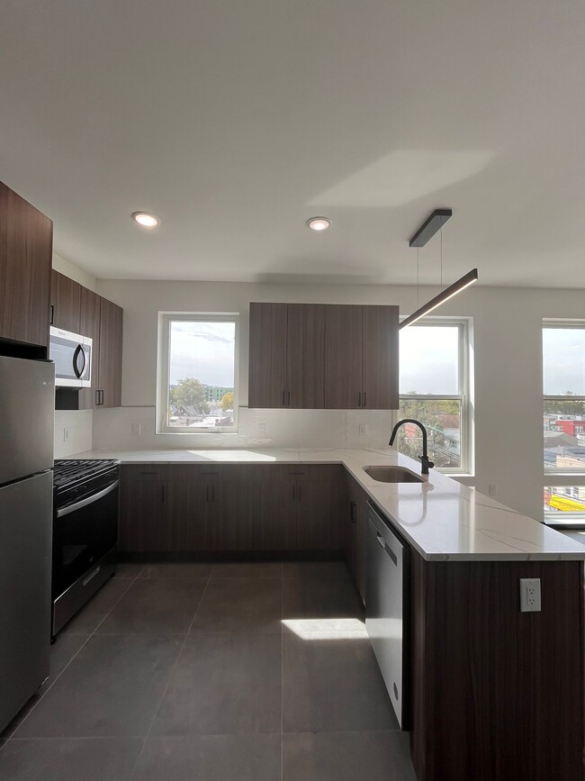 Photo - 130 Mallory Ave