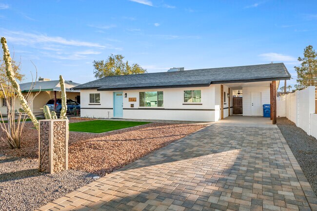 Photo - 2207 N 28th Pl