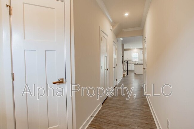 Photo - 215 Clearwood Dr