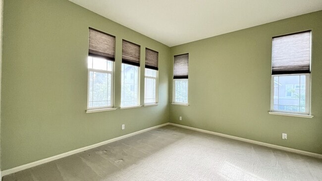 1693 Salamoni Ct
