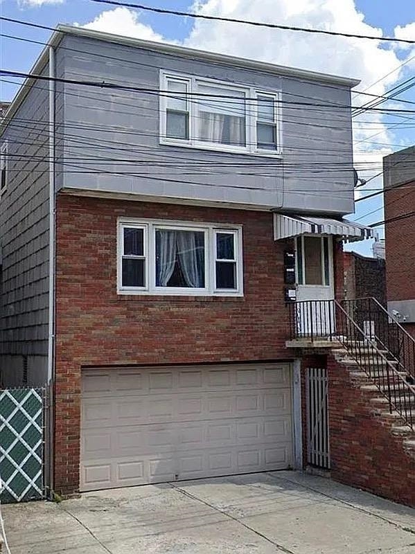 Building Photo - 5700 Broadway Unit GROUND FLOOR