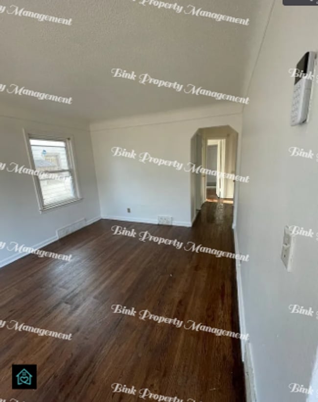 Photo - 20277 Ferguson St