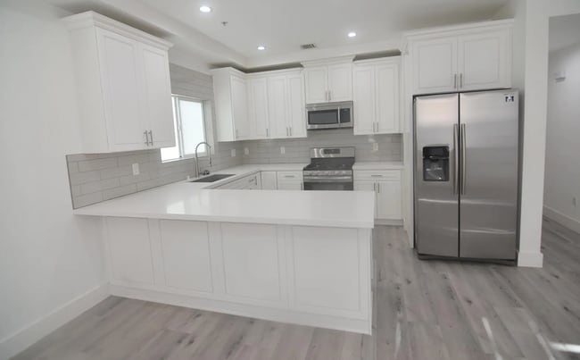 Photo - 7129 S La Cienega Blvd
