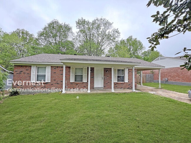 Photo - 922 Woodburne Pl House