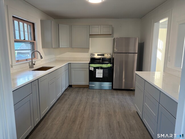 Building Photo - 344 Colman St