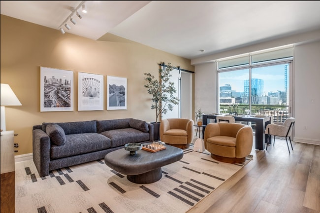 Photo - 1100 Oak Lawn Ave Unidad 910