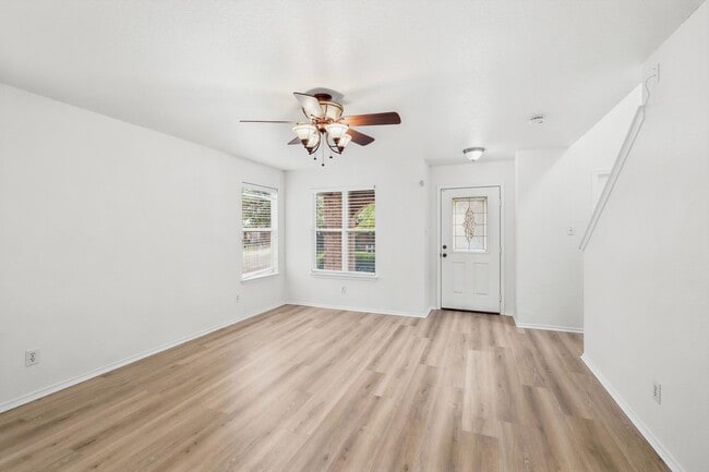 Photo - Freshly Painted 3 bedroom home!