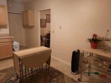 Photo - 118 Elles Ave Unidad A