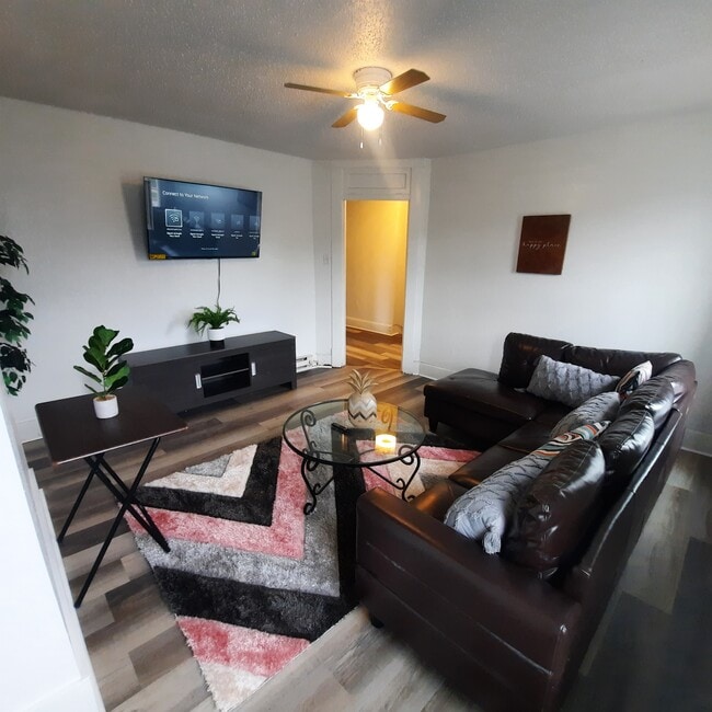 Building Photo - 754 Sullivant Ave Unit 754 Rental