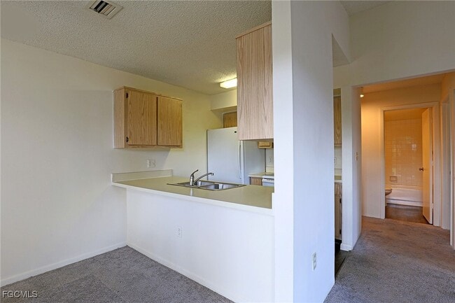 Photo - 5274 Cedarbend Dr Unit 3