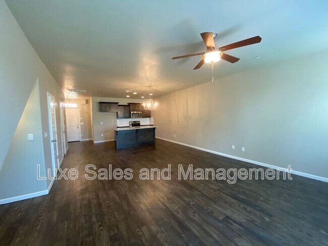 Photo - 749 SW 14th St