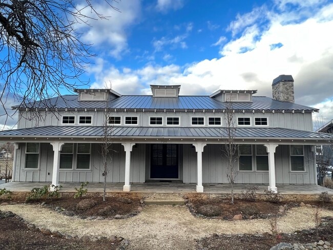 Photo - Beautiful, Custom home in the heart of Jacksonville | Available Now