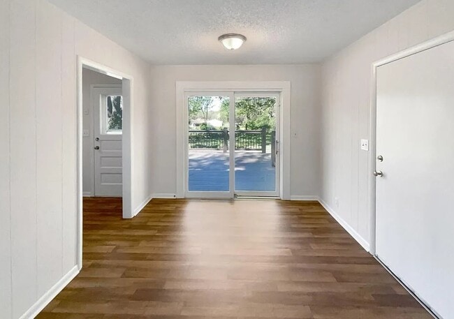 Photo - 7808 Crescent Ave