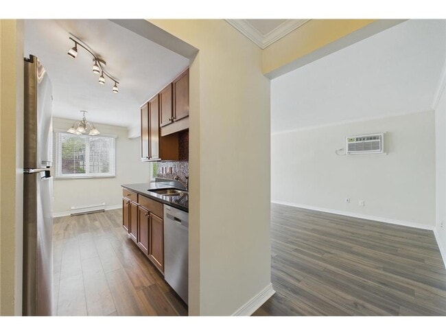 Photo - 2706 Humboldt Ave S Unidad 203