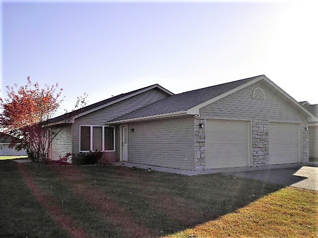 Photo - 626 W 8th St