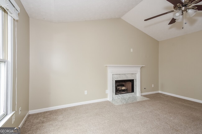 Photo - 162 Aztec Way SE