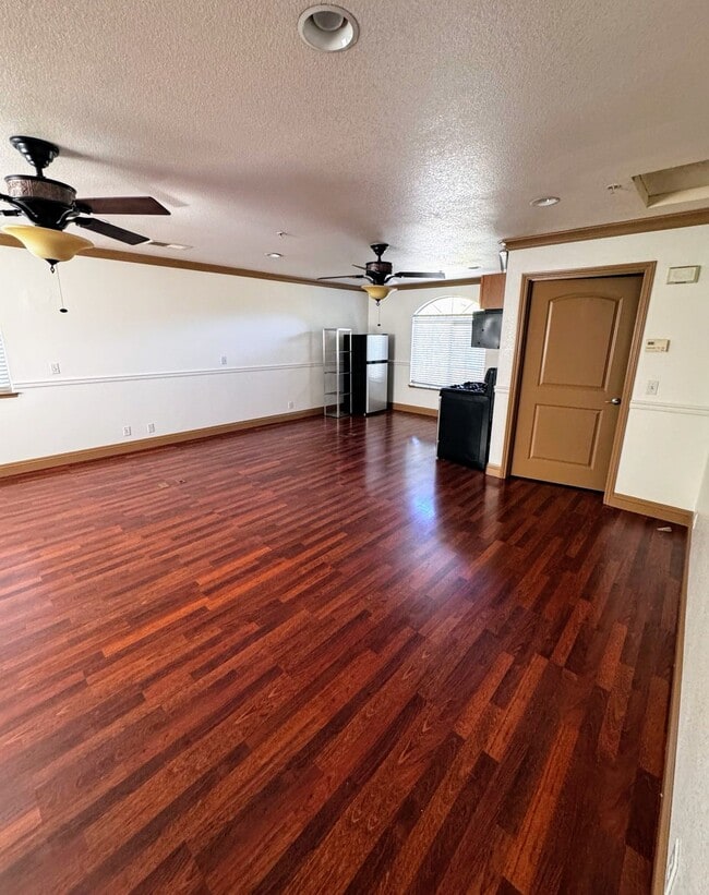 Photo - 835 H St Unit 1