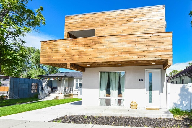 Building Photo - 951 Washington St Unit B5