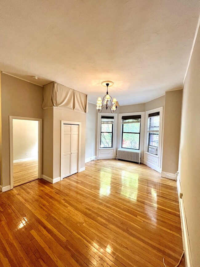 Living Room.1 - 400 Marlborough St Condo Unit Four