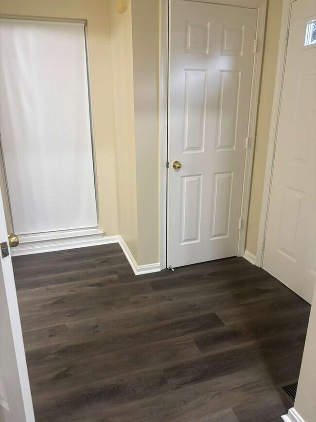 Entry - 23 Methwold Ct