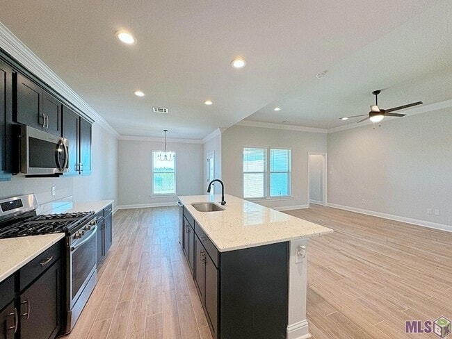 Photo - 722 Bellegrove Sq Ave