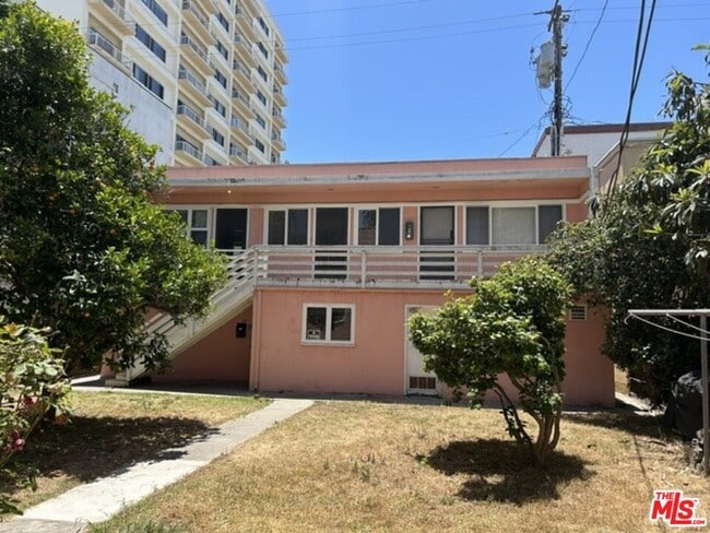 Photo - 1044 2nd St Unit B