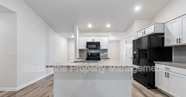 Photo - 3949 N Amberwood Ave