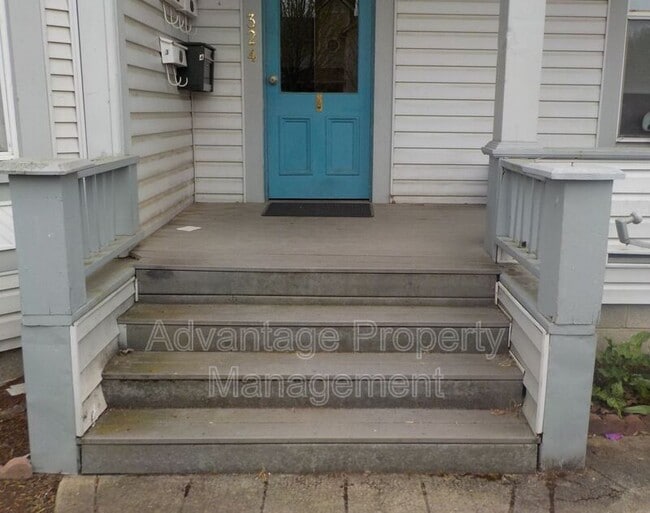 Photo - 324 SW Calapooia St