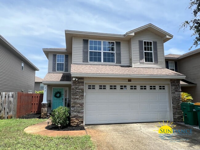 Building Photo - Impeccable 3 Bedroom Home in Shalimar!