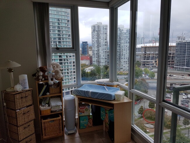 Photo - 1707-1077 Marinaside Crescent Unit 1707