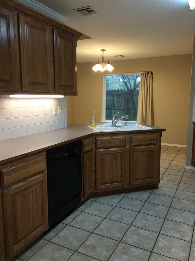 Photo - 2905 Essex Pl
