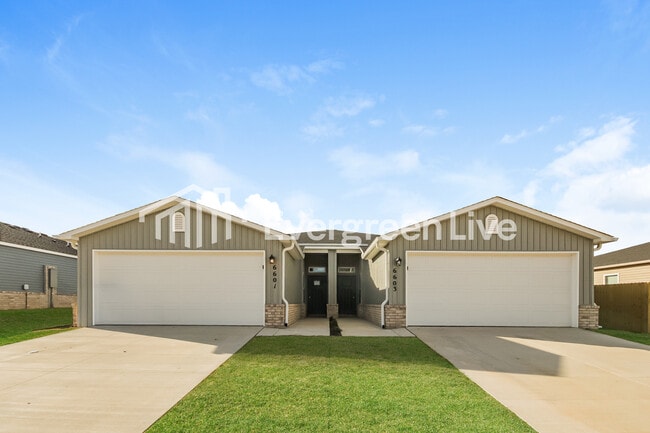 Building Photo - 6601 NW Kathleen St