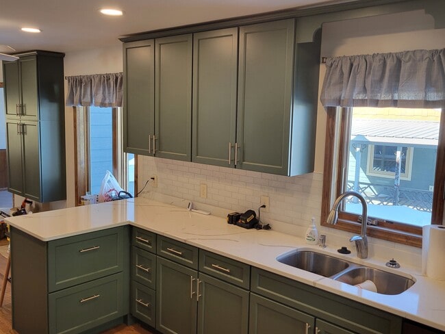 Kitchen - 4605 Oneida St