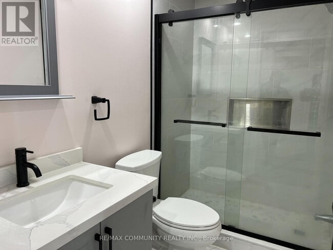 Photo - 1177 Church St N