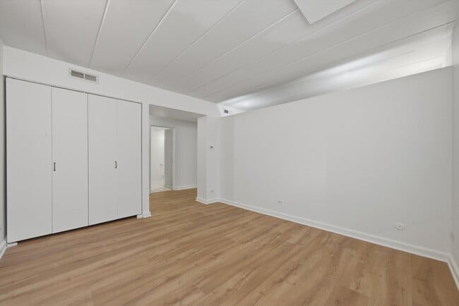 Photo - 4537 N Greenview Ave