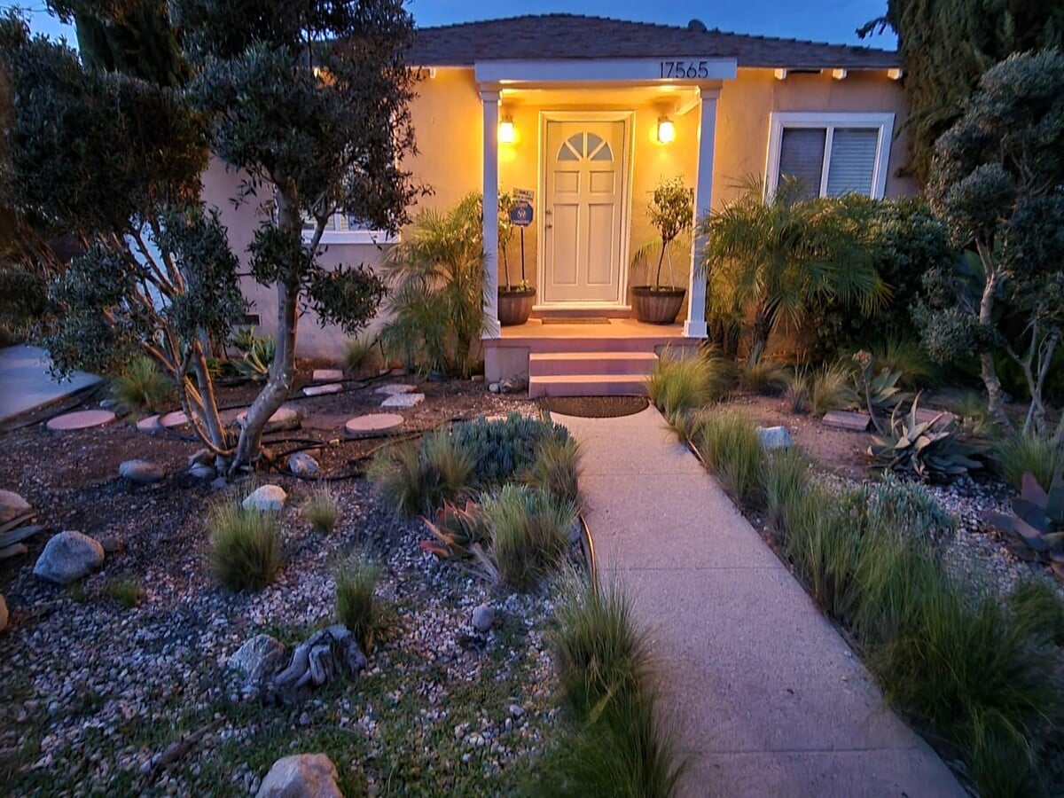 Photo - 17565 Bullock St