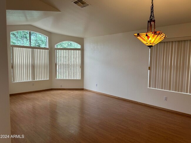 Photo - 1161 W Courtney Ln
