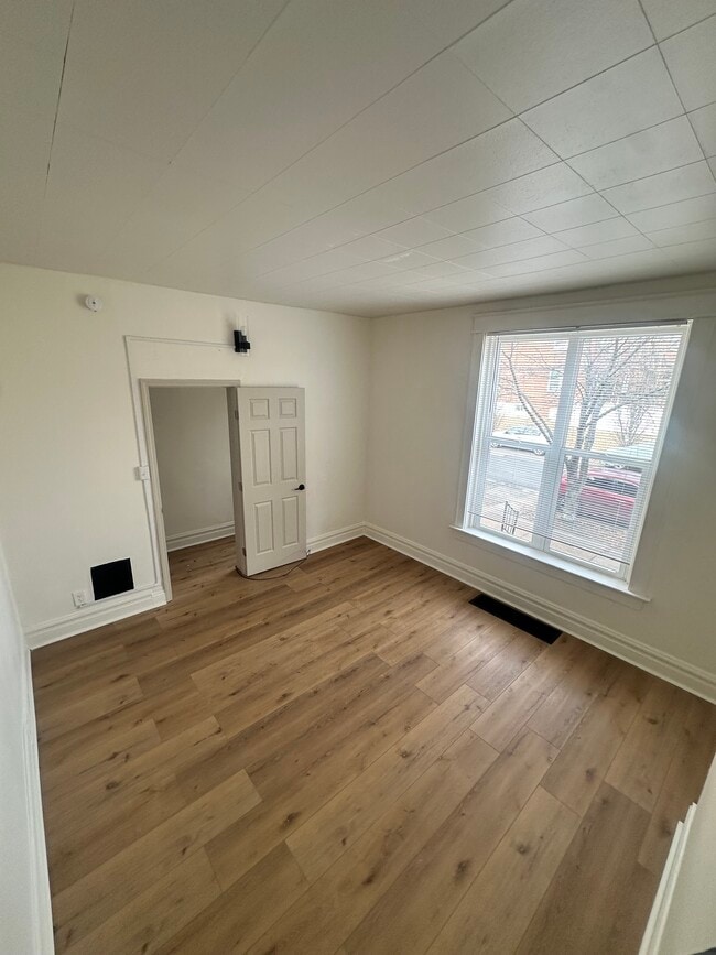 Photo - 3148 Miami St