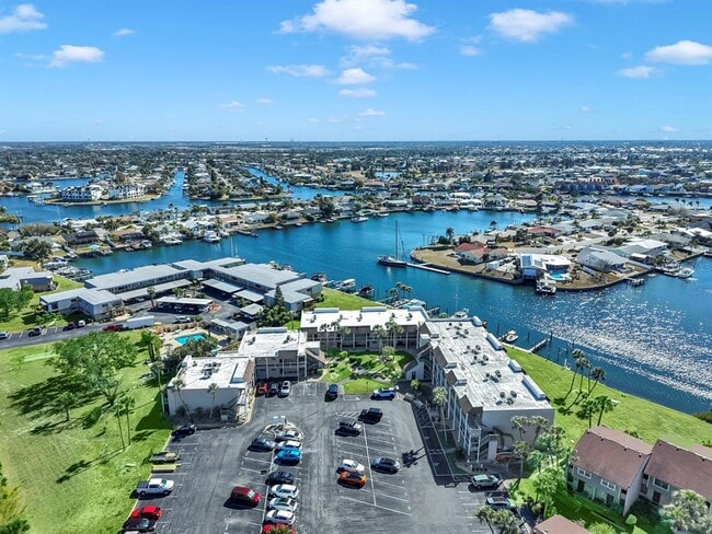 Building Photo - 1028 Apollo Beach Blvd Unit 204