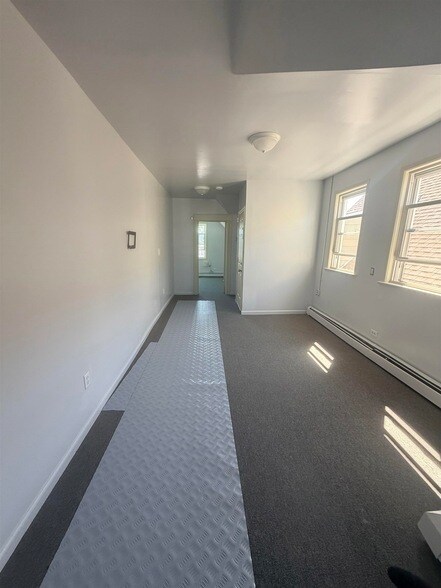 Photo - 133 W 30th St Unit 3
