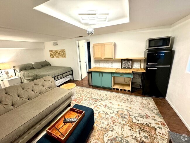 Building Photo - 240 S 12th St Unit Rear Rental