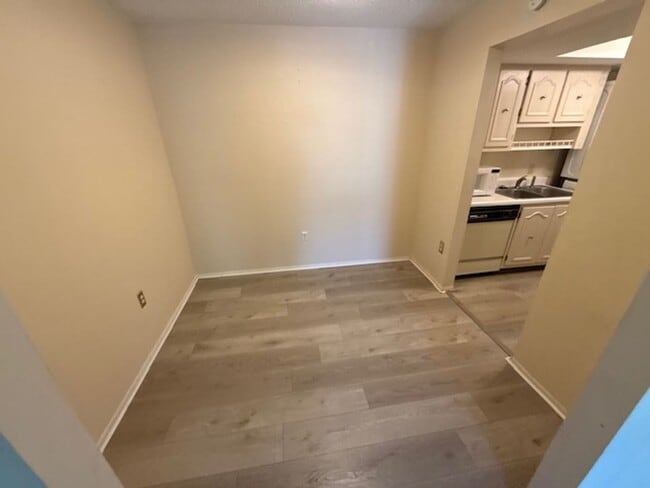 Photo - 1 Bedroom/1 Bathroom 2nd Floor Condo at Sandlewood Villas AVAILABLE MAY 1st!