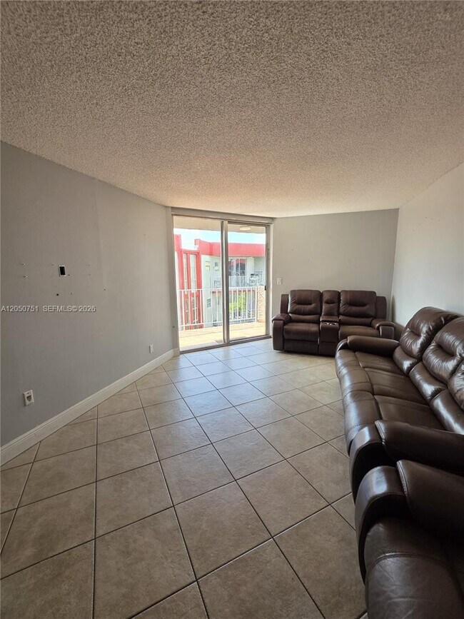 Photo - 1750 W 46th St Unit 520