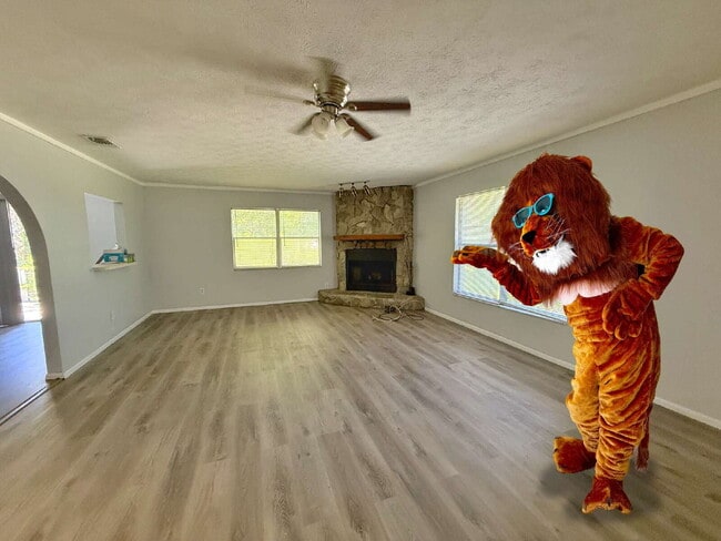 Photo - North Airport Manufactured Home on quiet street. Unit B