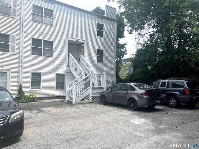 Photo - 37 Greenwich Ave Unit 2-6
